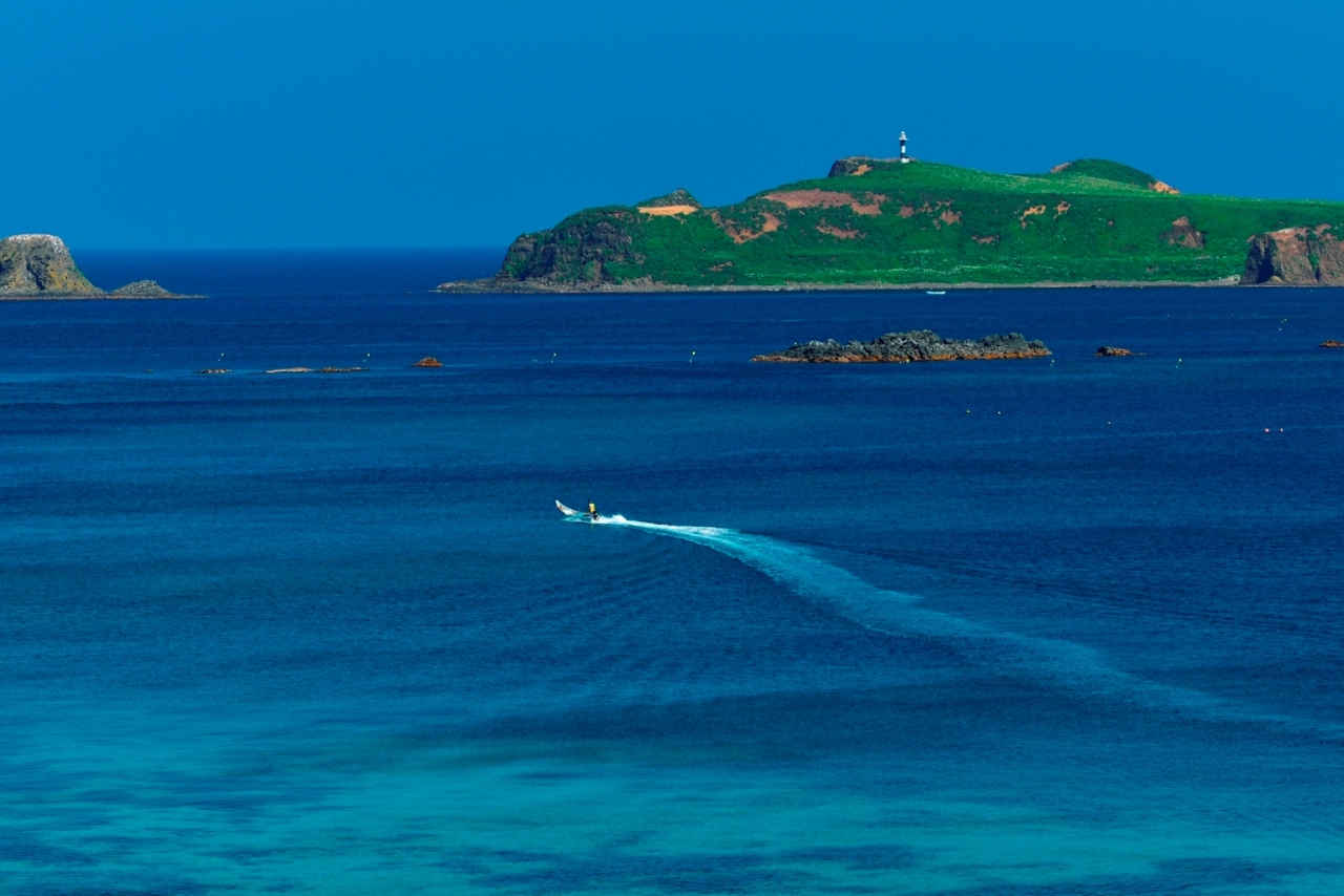 スコトン岬から見る海馬島（トド島）